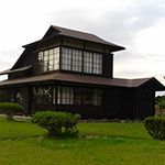「花巻農業高等学校」に復元された「羅須地人協会」の建物。妹のトシが療養していた家。写真：S・Fumiho